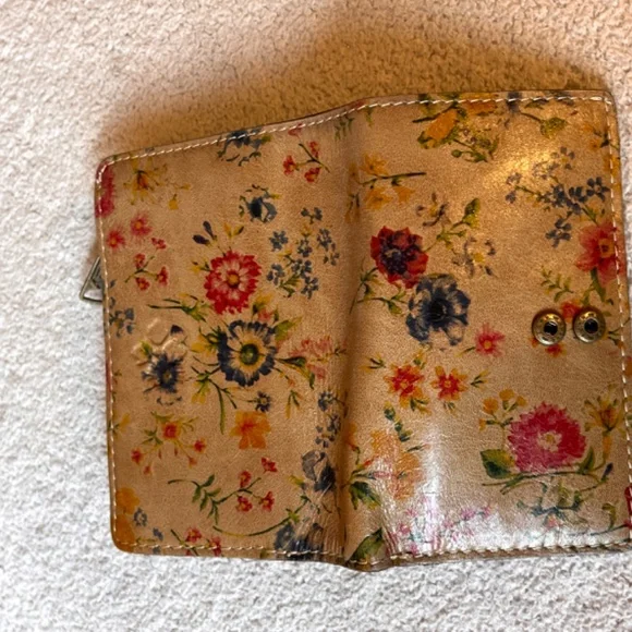 Patricia Nash Chiara Floral Design - Picture 10 of 10